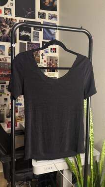 Off the shoulder loose t-shirt
